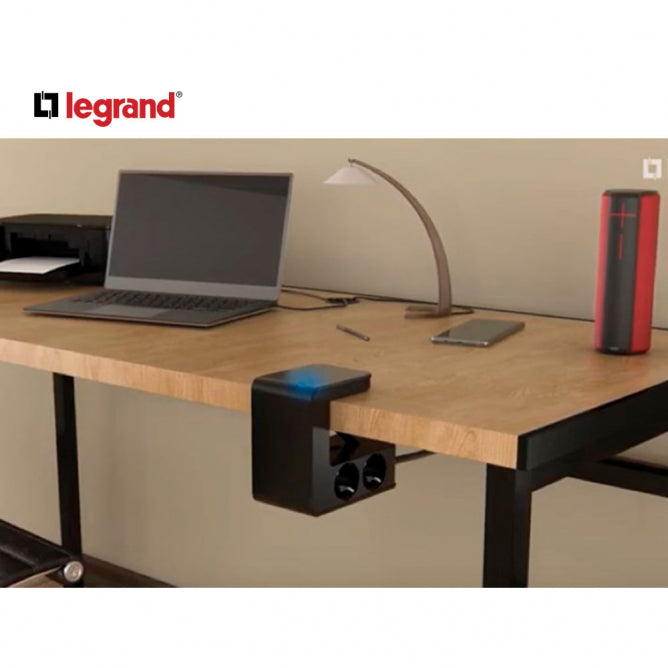 LG 694812 PRODUZNI BLOK SA KACENJEM 4X2P+E 2XUSB-A 1.5M (CRNA)