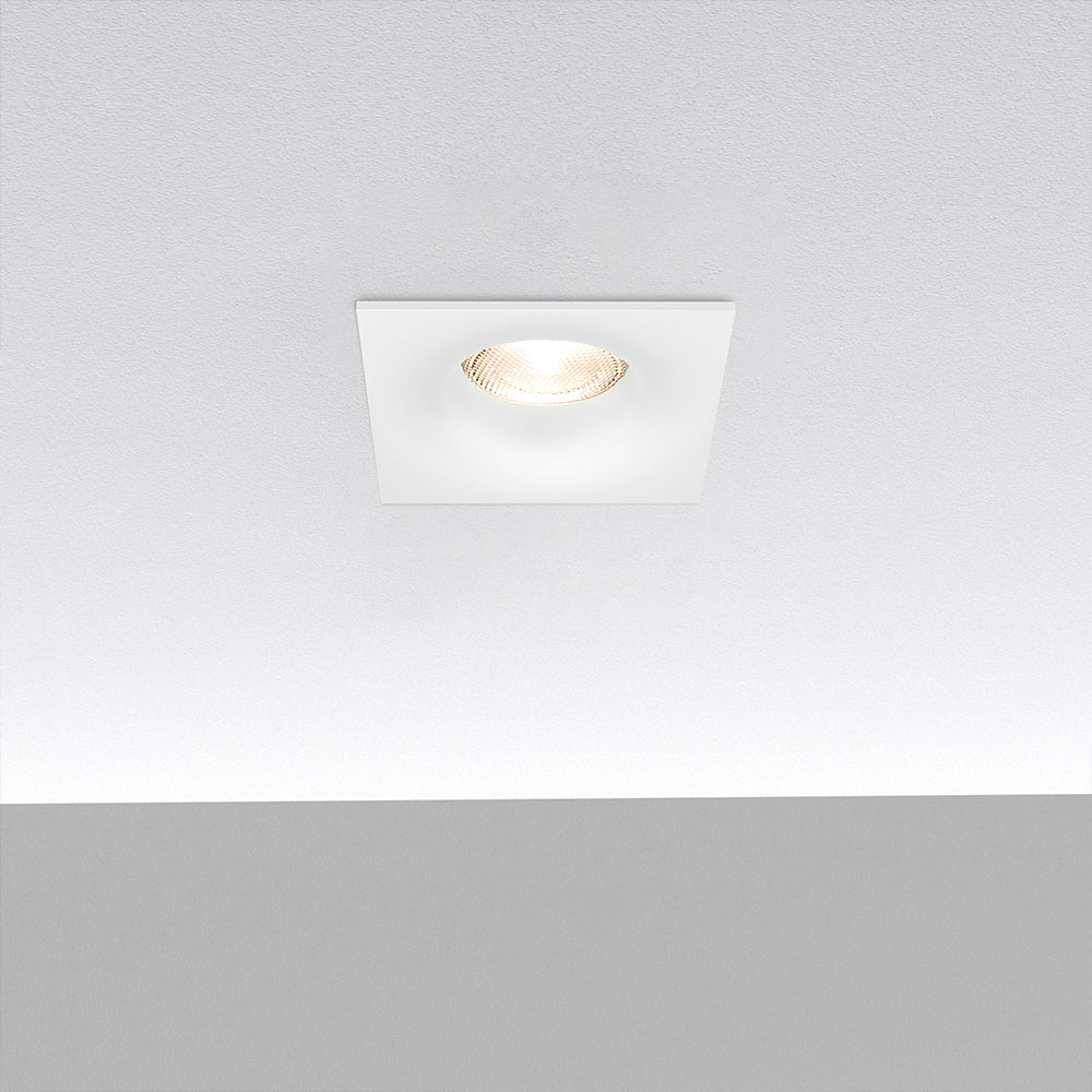 BRY-TETRA-D-KVADRATNA-BELA-ROZETNA