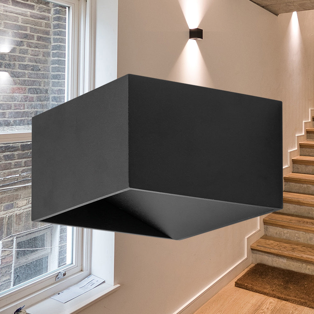 BRY-AVVA-WL02-8W-KVADRATNA-CRNA-3000K-LED ZIDNA SVETILJKA